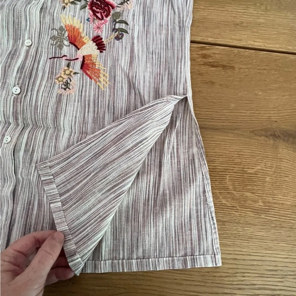 Paparazzi Small embroidered Floral Tunic Button Down Top Striped NWOT - Picture 9 of 10